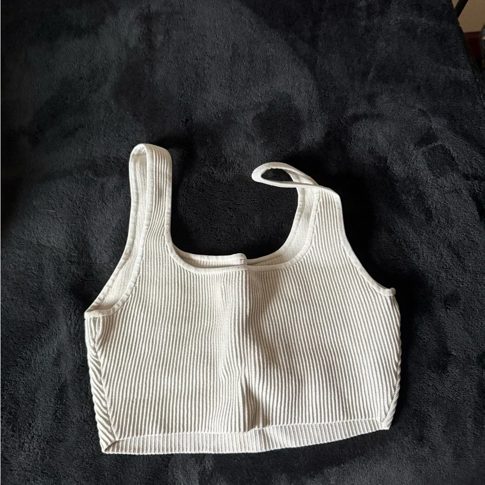 Babaton Cropped Tank Ribbed - Picture 2 of 3